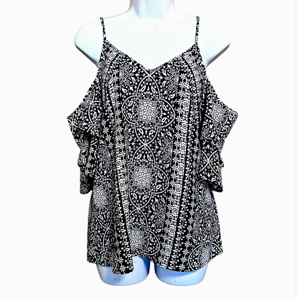 Row.A Cold-Shoulder Blouse